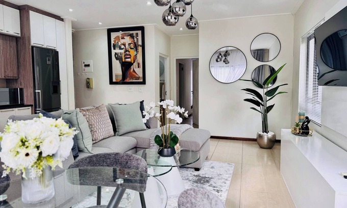 Greater Johannesburg Metropolitan Area Apartment | Apt 2 Bed in Stunning Golf Estate