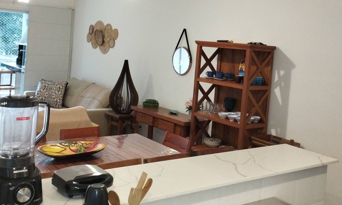 Praia da Enseada Apartment | Apt Condominium in Enseada, Air cond, swimming pool, 100 m from the sea