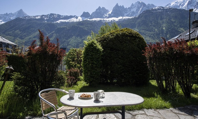 Chamonix City Centre Apartment | Apt du Brévent ski in/ski out, Chamonix, France