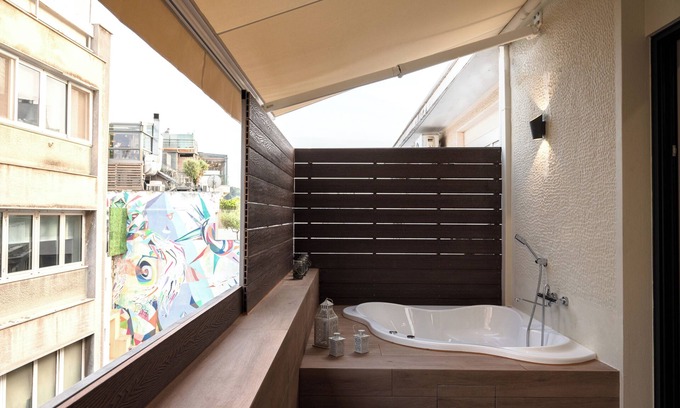 Monastiraki Apartment | Apt in Monastiraki with hot-tub, Dream in Athens