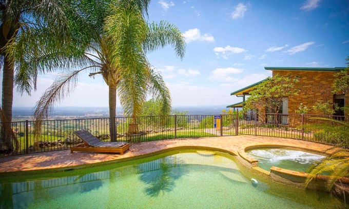 Mount View House | Aquila