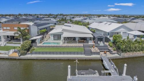 Banksia Beach House | Aquila - Majesty and Elegance
