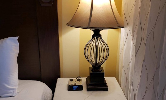 Burnside Hotel | Arbutus Inn