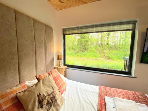 Warminster Apartment | Arc Pod-HotTub-HuntersMoon-Warminster-Bath