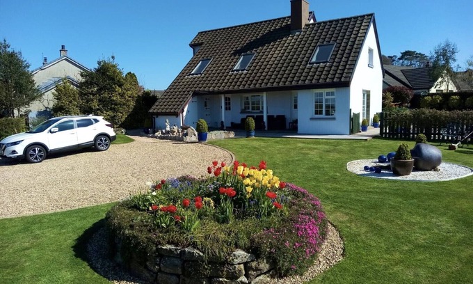 Milton House | Architect Designed Stunning House, In Quiet And Peaceful Stunning Location