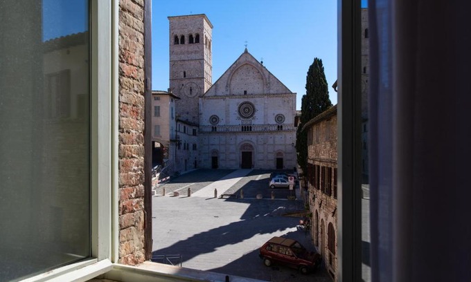 Assisi House | Arco del vento