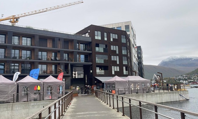 Tromso Apartment | Arctic Skyview Retreat in Tromso - With Parking