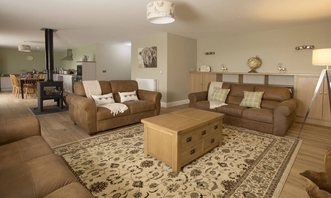 Crieff Cottage | Ard View - large open plan accessible house sleeps 10