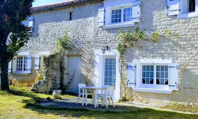 Pays de Fontenay-Vendee House | Ardenne stone house in Fontenay-le-Comte