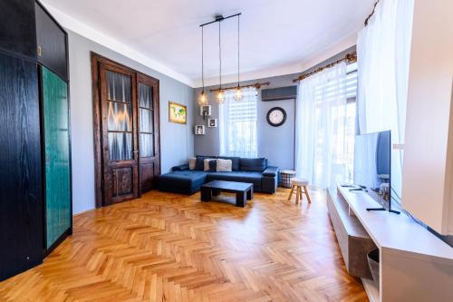 Old Town Apartment | Arena View Premium Apartment