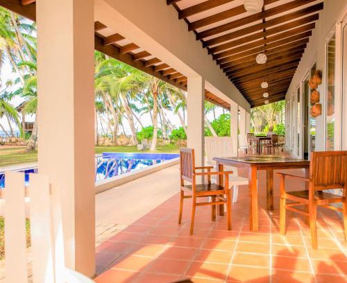 Kahandamodara House | Arhimser Villa-superb 4 bedroom beachfront BB for 8 in Ranna, Tangalle, pool, free pickup or drop off for 7 night stays arriving together, serviced, taxes included