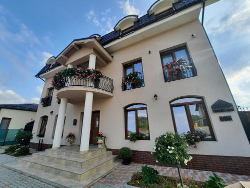 Rasnov House | AristoCat Hotels Rasnov