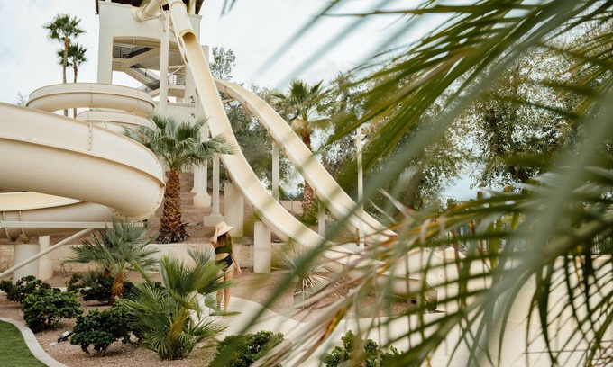 Phoenix Resort | Arizona Grand Resort & Spa