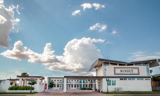 Willcox Hotel | Arizona Sunset Inn & Suites