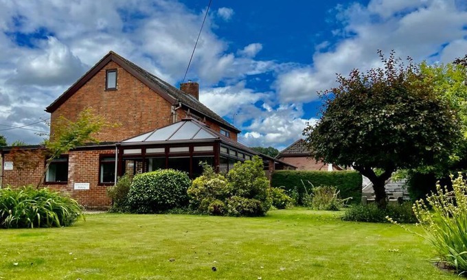 New Forest District House | Arniss Farmhouse