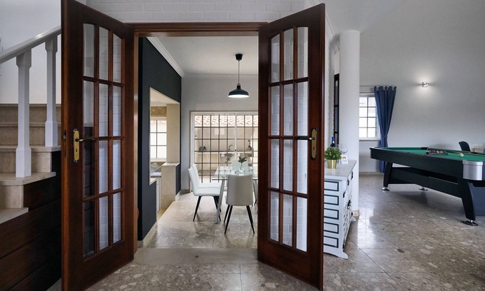 Charneca de Caparica e Sobreda Villa | Aroeira Palm Beach Villa