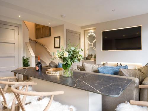 Isle of Arran House | Arran Shores Luxury Shorefront Apartment 2