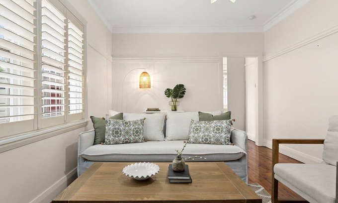 Coogee Apartment | Art Deco Coastal Living, Minutes to the Sand
