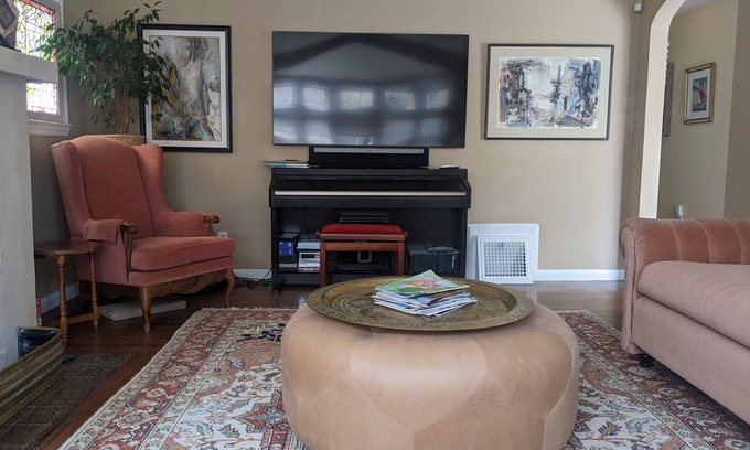 Trestle Glen House | Art Deco Dream Cottage in the Heart of Oakland