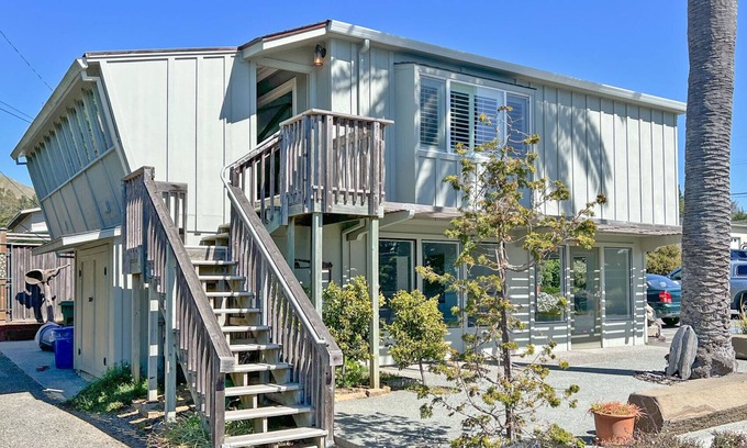 Bodega Bay House | Art Gallery - A quaint upstairs apartment in the town of Bodega Bay.