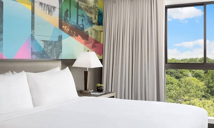 Lower Allston Hotel | Art Lover’s Escape, Spacious 2 Queen Beds, Near Fenway Park