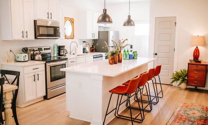 Athens Apartment | Artist Retreat - Near Downtown, Stadium, Campus