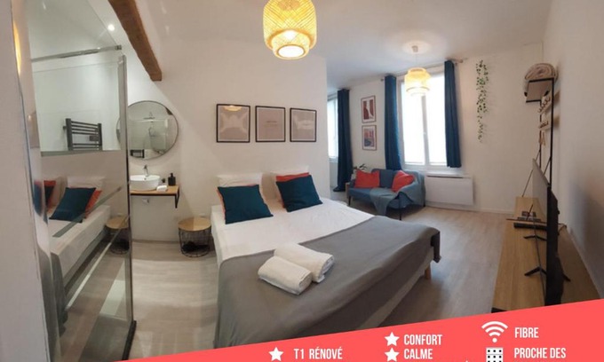 Montlucon Apartment | Artpink - Idéal Pros - Proche commerces - Agathor