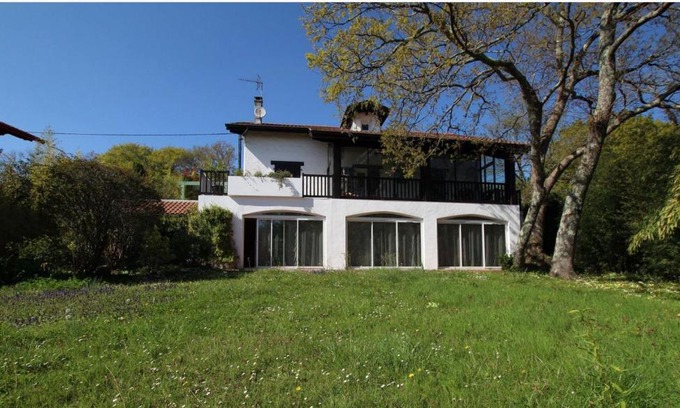Ustaritz Apartment | Artzamendi, LA RHUNE, 4 Chambres 155 m2