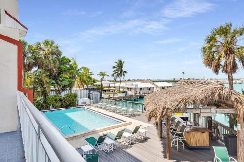 Meadows House | Aruba - Downtown Waterfront 2x2 Dock & Pool Pet-Friendly