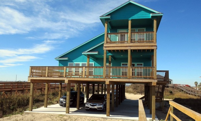 Surfside Beach House | "As Good As It Gets" Beautiful Beach Front House!