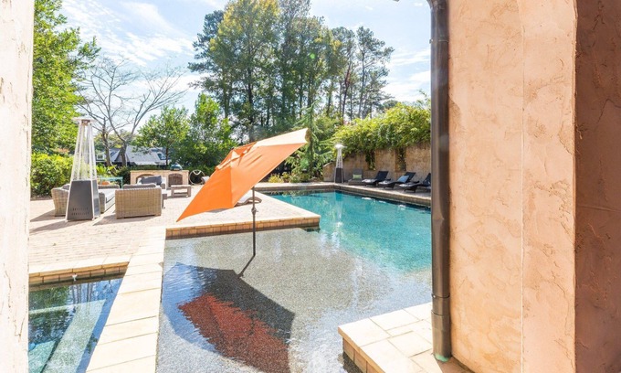 Marietta House | As seen on Netflix - Luxury Home - The Cobra Kai Mansion | 8500 Sq.ft. | Commercial Kitchen | Pool