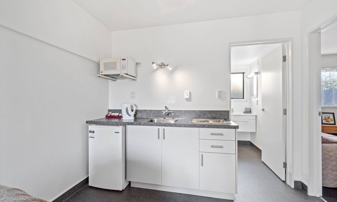 Upper Riccarton Hotel | Ascot Vale Motor Lodge