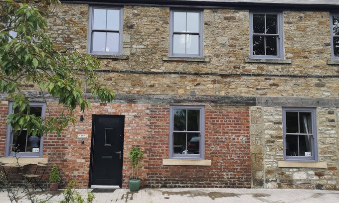 Barnard Castle Cottage | ASH COTTAGE, pet friendly, with open fire in Middleton-In-Teesdale