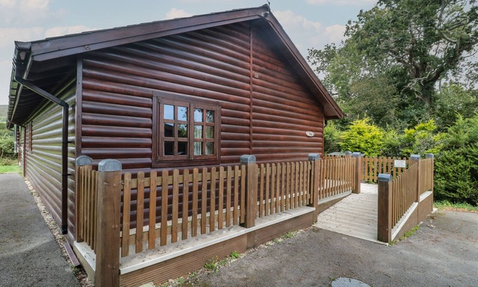 Swanage Cottage | ASH, pet friendly, with hot tub in Swanage