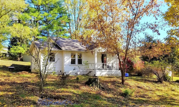 Candler House | Asheville Cottage with Hot Tub - renovated, quiet, huge yard, mins to Asheville.
