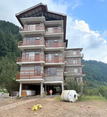 Old Manali Hotel | Ashish Bazard