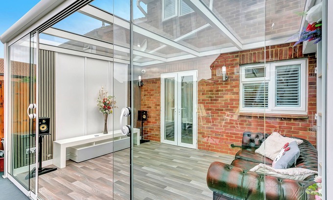 Bierton House | Aspen Close – 4-Bedroom Retreat with Spa, Sauna & Gym in Aylesbury