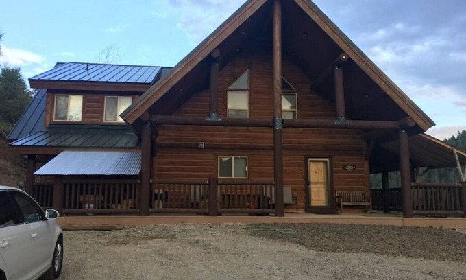 Soda Springs Cabin | Aspen Ridge - Scenic Cabin Borders Nat'l Forest