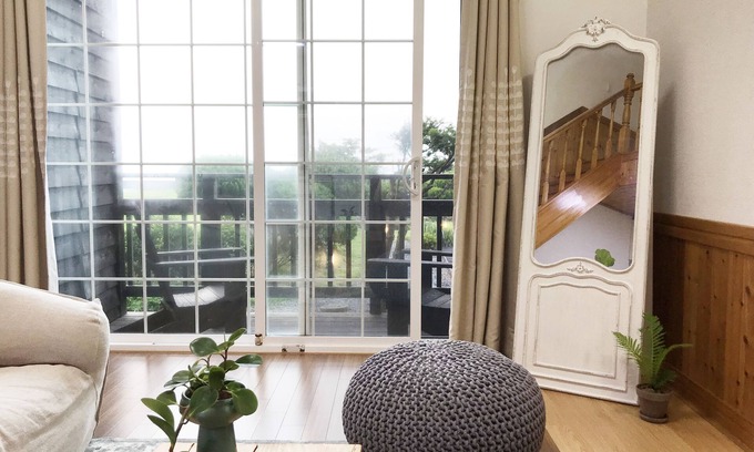 Downtown House | At Corner