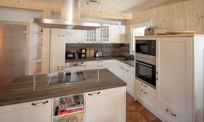 Sankt Lorenzen ob Murau Ski Chalet | Lush chalet with swim spa