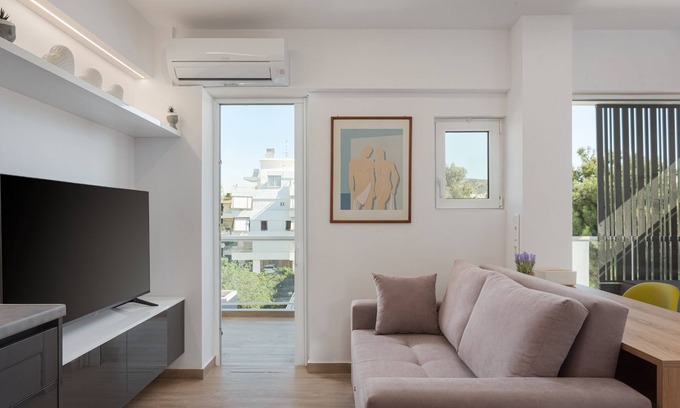 Vouliagmeni Apartment | Athenian Riviera Seaside Suite