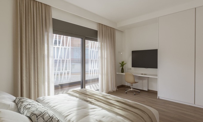 Kallithea Apartment | Athens Hill - Executive Apartment with Balcony