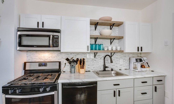 Atlantic City Cottage | Atlantic City Home ~ 2 Mi to Ocean Casino Resort!
