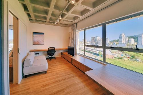 Florianopolis Apartment | Atrium Studios by Xtay - Tranquilo, Completo e Com Tudo por Perto