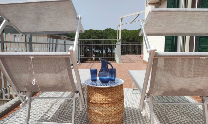 Follonica Apartment | Attico Fronte Mare La Casetta Bianca