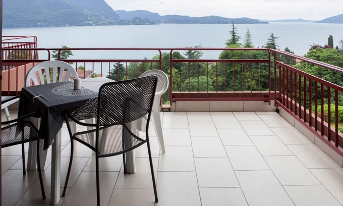 Susello Apartment | Attractive 3½-room apartment with 2 balconies, pool and dream view