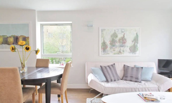 Cathedrals Apartment | Attractive Quiet Flat in popular London Bridge neighbourhood