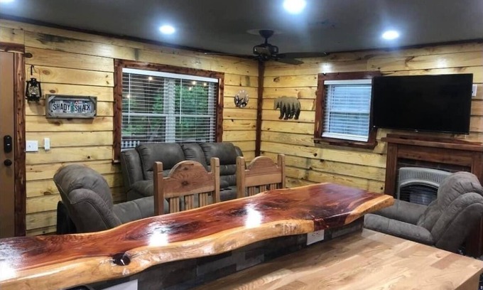 Board Camp Cabin | ATV Shack near Wolf Pen Gap