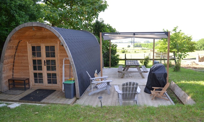 Anjou Cabin | Atypical gite in the heart of a horse farm: swimming pool, Nordic bath, mini farm.