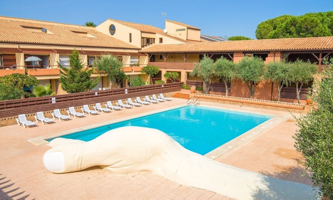 Saint-Cyprien Plage Apartment | Au coeur du terrain de golf ! Studio rustique